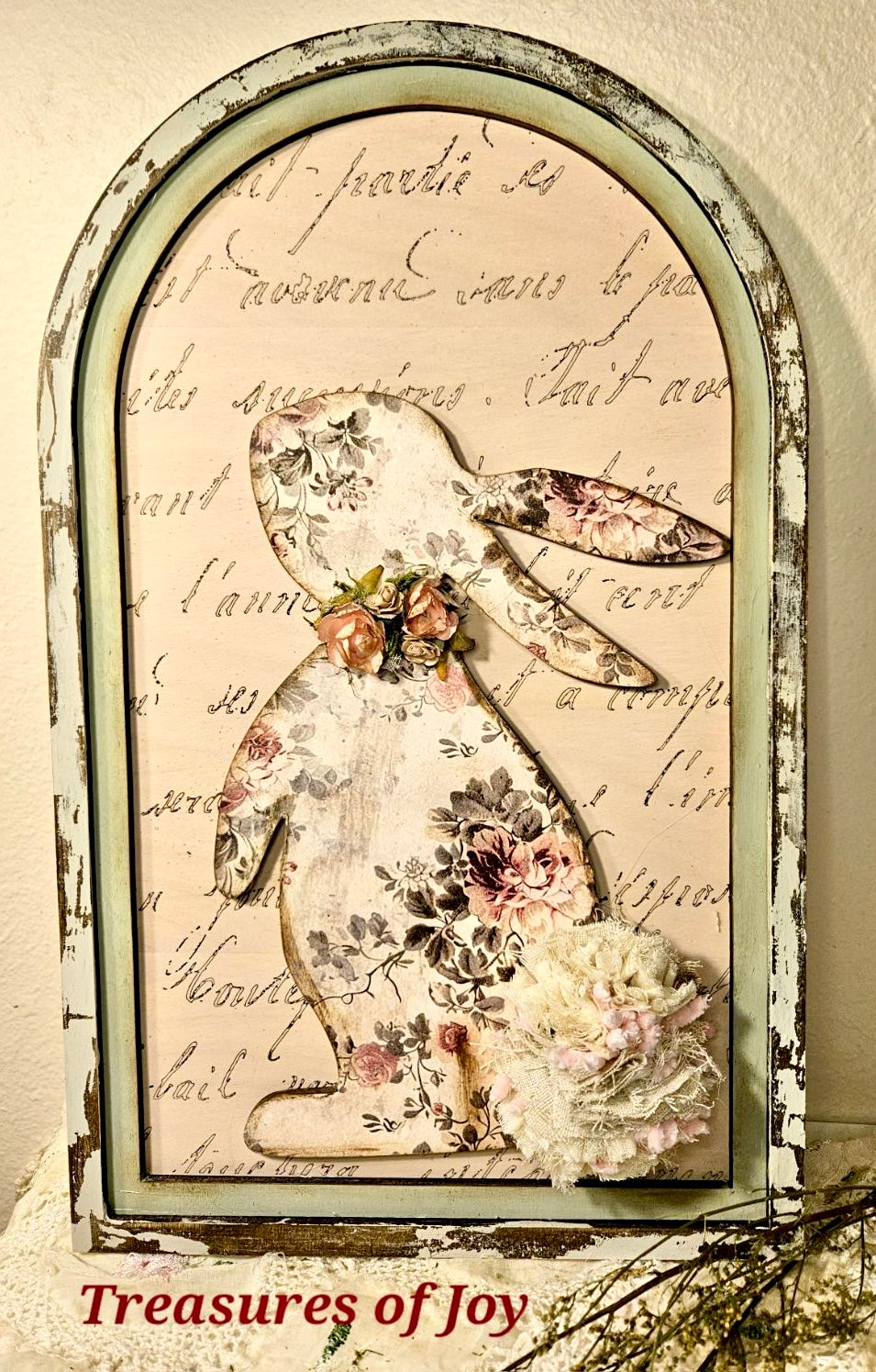 Vintage Bunny with Arched Frame